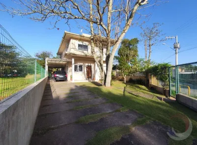 Casa com 3 Quartos à venda, 211m² no Ponta das Canas, Florianópolis