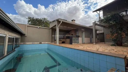 Casa com 3 Quartos para alugar, 244m² no Universitário, Uberaba