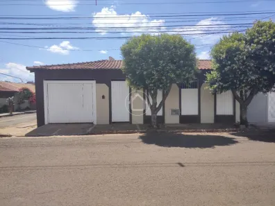 Casa com 3 Quartos à venda, 225m² no Jardim Petrópolis, Campo Grande
