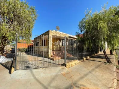 Casa com 3 Quartos à venda, 187m² no Jardim Ártico, Araraquara