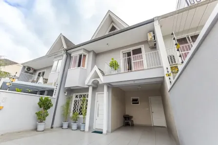 Sobrado com 4 Quartos à venda, 187m² no Jardim das Américas, Curitiba