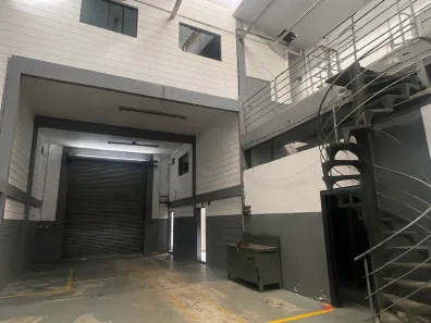 Galpão/Depósito/Armazém para alugar, 400m² no Parque Oratório, Santo André