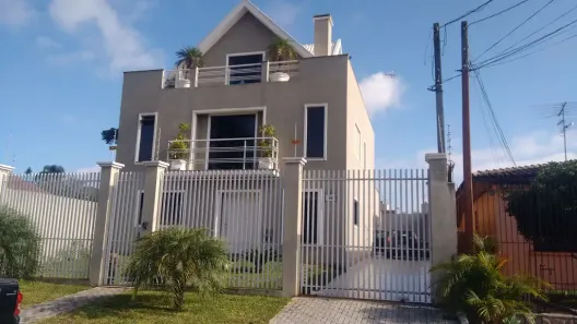 Casa com 3 Quartos à venda, 360m² no Uberaba, Curitiba