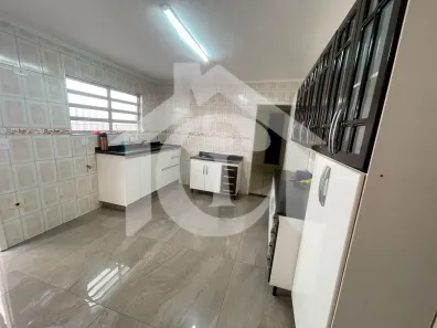 Sobrado com 2 Quartos para alugar, 10m² no Centro, Diadema