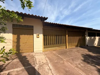 Casa com 3 Quartos para alugar, 228m² no Setor Novo Horizonte, Goiânia