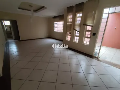 Casa com 3 Quartos à venda, 229m² no Cazeca, Uberlândia