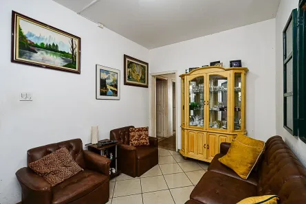 Casa com 6 Quartos à venda, 185m² no Sagrada Família, Belo Horizonte