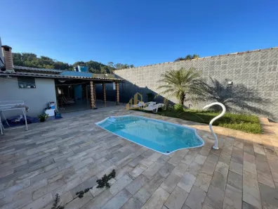 Casa com 3 Quartos à venda, 180m² no São Luiz, Volta Redonda