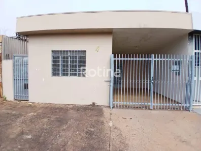 Casa com 3 Quartos para alugar, 60m² no Tibery, Uberlândia