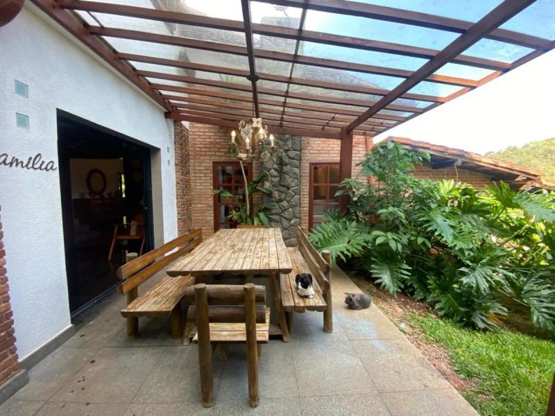 Casa com 5 quartos — Santa Efigênia, Belo Horizonte