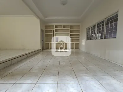 Sobrado com 4 Quartos para alugar, 340m² no Santa Mônica, Uberlândia