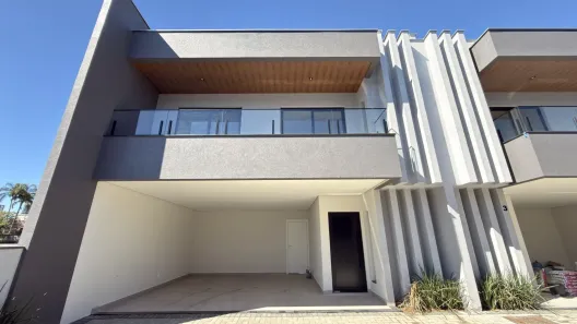 Sobrado com 3 Quartos à venda, 160m² no Glória, Joinville
