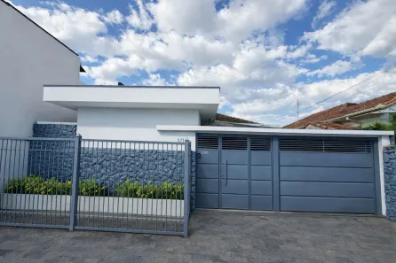 Casa com 3 Quartos para alugar, 142m² no Centro, Pouso Alegre