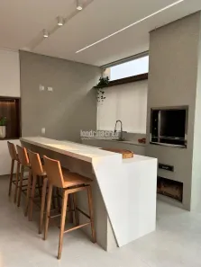 Casa de Condomínio com 4 Quartos à venda, 244m² no Gleba Simon Frazer, Londrina