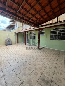 Casa com 4 Quartos para alugar, 180m² no Inconfidentes, Contagem