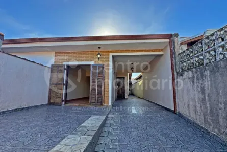 Casa com 2 Quartos à venda, 76m² no Balneario Arpoador, Peruíbe