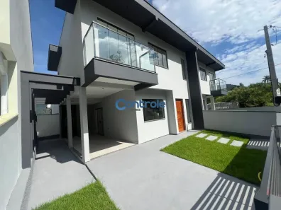 Sobrado com 3 Quartos à venda, 100m² no Forquilhas, São José