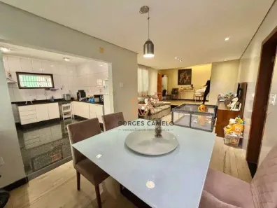 Casa com 3 Quartos para alugar, 206m² no Serrano, Belo Horizonte
