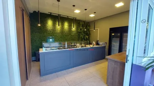 Ponto Comercial para venda ou aluguel, 198m² no Campo Comprido, Curitiba