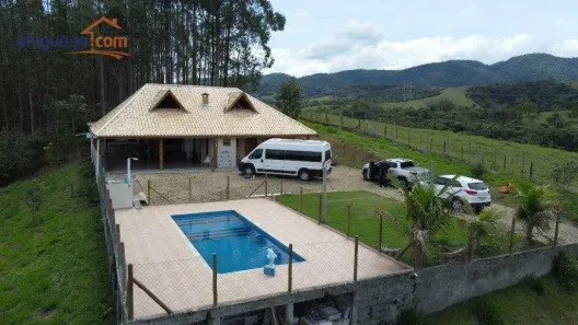 Fazenda/Sítio com 4 Quartos para alugar, 300m² no Chácara Marambaia, Caçapava