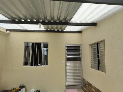 Casa com 2 Quartos para alugar, 75m² no Jardim Nice, São Paulo