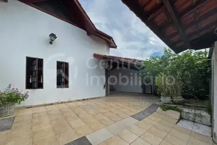 Casa com 3 Quartos à venda, 153m² no Belmira Novaes, Peruíbe