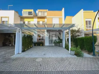 Casa de Condomínio com 3 Quartos para alugar, 248m² no Estância Velha, Canoas