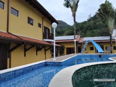 Sobrado com 9 Quartos à venda, 414m² no Enseada, Ubatuba