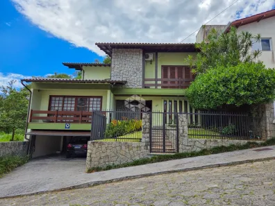 Casa com 4 Quartos à venda, 355m² no Itacorubi, Florianópolis