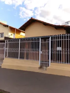 Casa com 3 Quartos para alugar, 170m² no Copacabana, Belo Horizonte