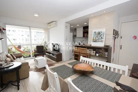 Apartamento com 2 Quartos à venda, 68m² no Passo da Areia, Porto Alegre