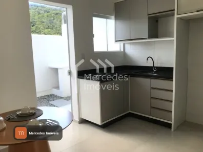Sobrado com 2 Quartos à venda, 70m² no Espinheiros, Itajaí