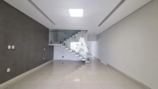 Casa com 3 Quartos para alugar, 184m² no Aclimação, Uberlândia