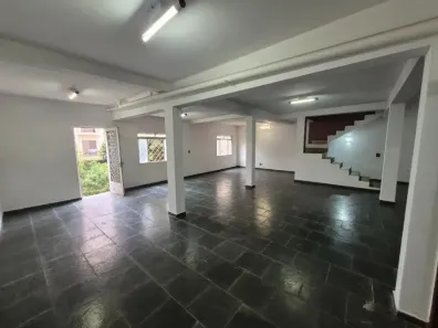Casa com 3 Quartos à venda, 300m² no Vila Jardini, Sorocaba