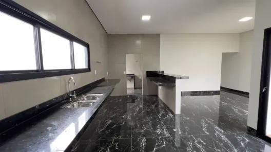 Casa de Condomínio com 3 Quartos à venda, 220m² no Granja Marileusa, Uberlândia