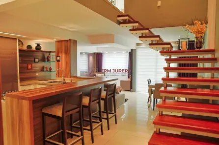 Apartamento com 2 Quartos à venda, 156m² no Centro, Florianópolis