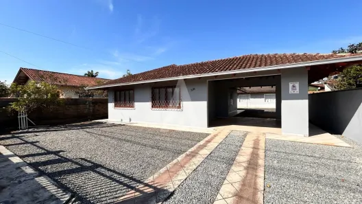 Casa com 3 Quartos para alugar, 87m² no Fátima, Joinville