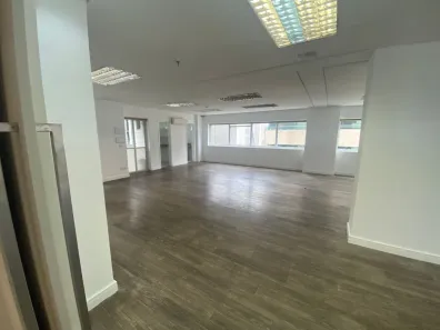 Sala Comercial à venda, 200m² no Vila Olímpia, São Paulo
