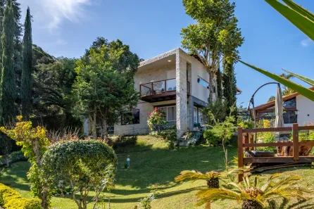 Casa com 3 Quartos à venda, 196m² no Golfe, Teresópolis
