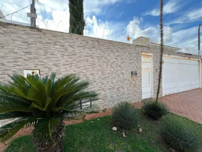 Casa com 3 Quartos à venda, 220m² no Jardim América, Goiânia