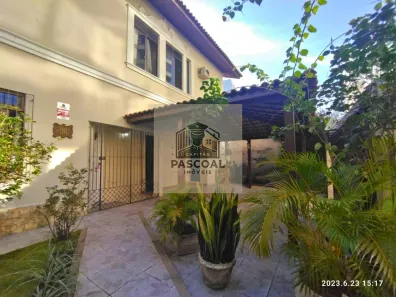 Casa com 4 Quartos à venda, 198m² no Centro, Campos dos Goytacazes