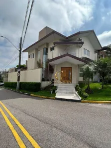 Sobrado com 3 Quartos à venda, 240m² no Loteamento Villa Branca, Jacareí