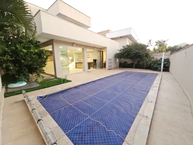 Sobrado com 4 Quartos à venda, 265m² no Jardins Verona, Goiânia