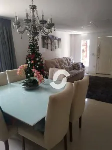 Casa de Condomínio com 4 Quartos à venda, 217m² no São Francisco, Niterói