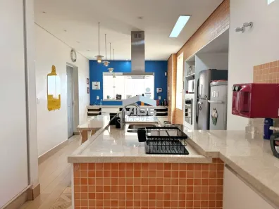 Sobrado com 4 Quartos à venda, 221m² no Jardim Chapadão, Campinas