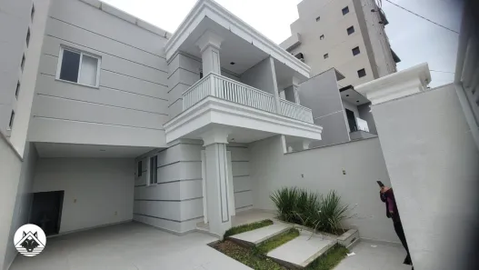 Sobrado com 3 Quartos à venda, 170m² no Itajubá, Barra Velha