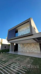 Casa de Condomínio com 4 Quartos à venda, 250m² no Laranjeiras, Uberlândia