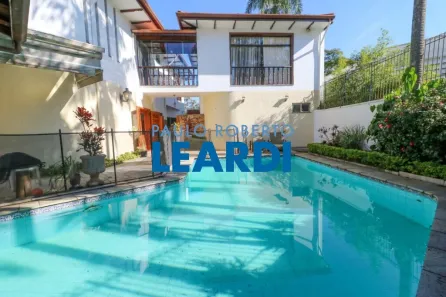Casa com 4 Quartos à venda, 450m² no Jardim Guedala, São Paulo