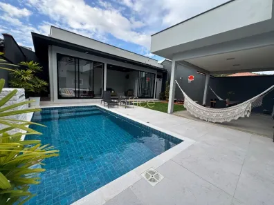 Casa com 3 Quartos à venda, 390m² no Bom Retiro, Joinville