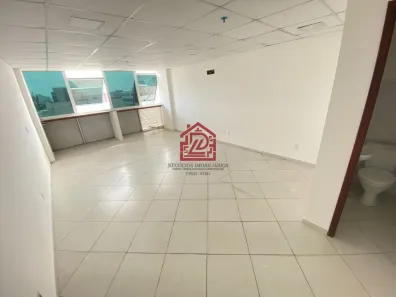 Sala Comercial para alugar, 29m² no Imbetiba, Macaé